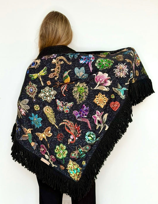 Boucle shawl Treasury